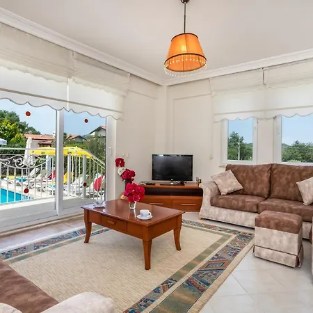빌라 Rent Your Own Luxury With 4 Bedrooms Mugla 1005
