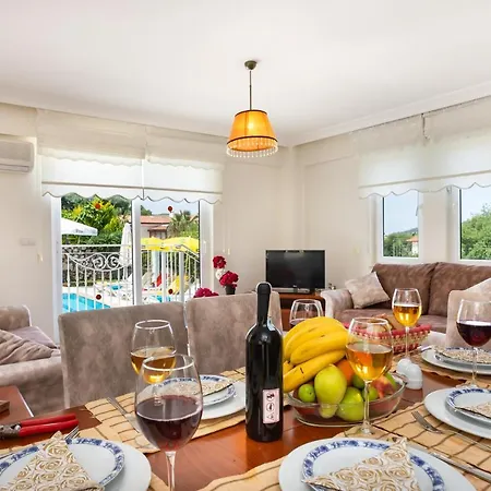 Rent Your Own Luxury With 4 Bedrooms Mugla 1005