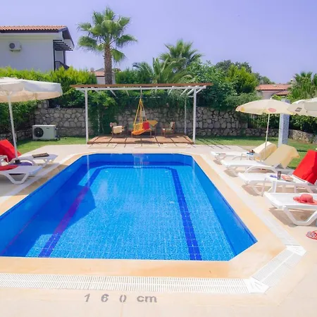 Rent Your Own Luxury With 4 Bedrooms Mugla 1005